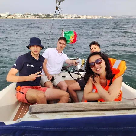 Hotel en barco Vrs - 21ft Boatel Afurada