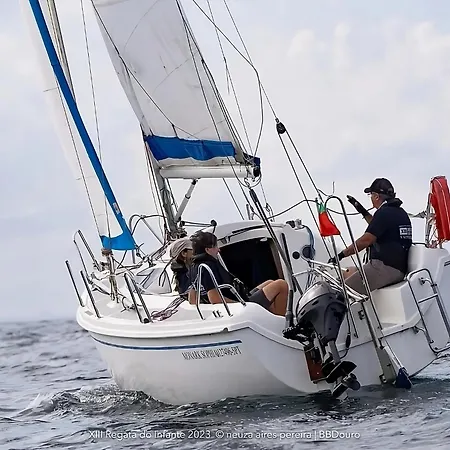 Hotel en barco Vrs - 21ft Boatel Afurada
